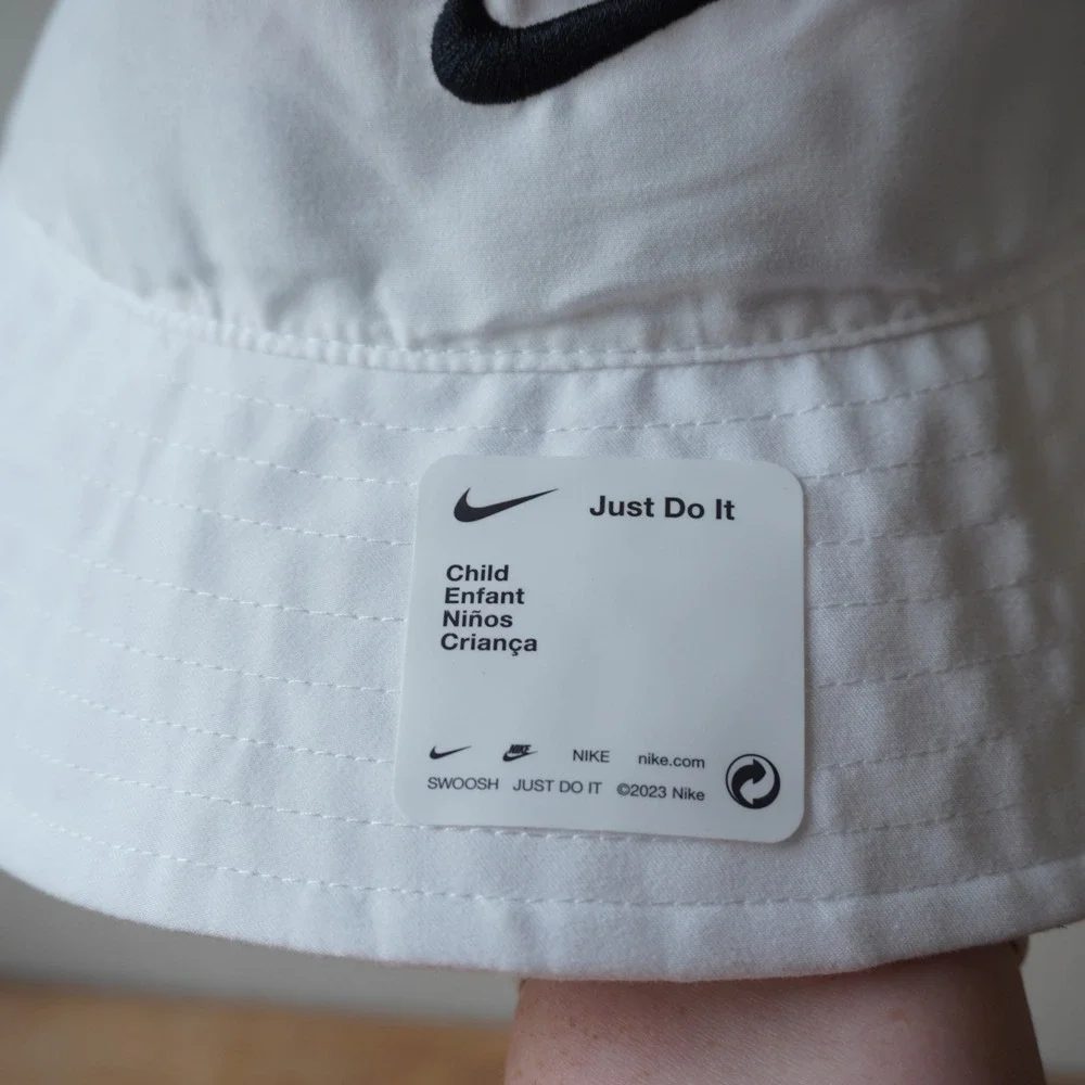 Nike Kids White Bucket Hat Swoosh Logo UPF 40+ Sun Protection NEW